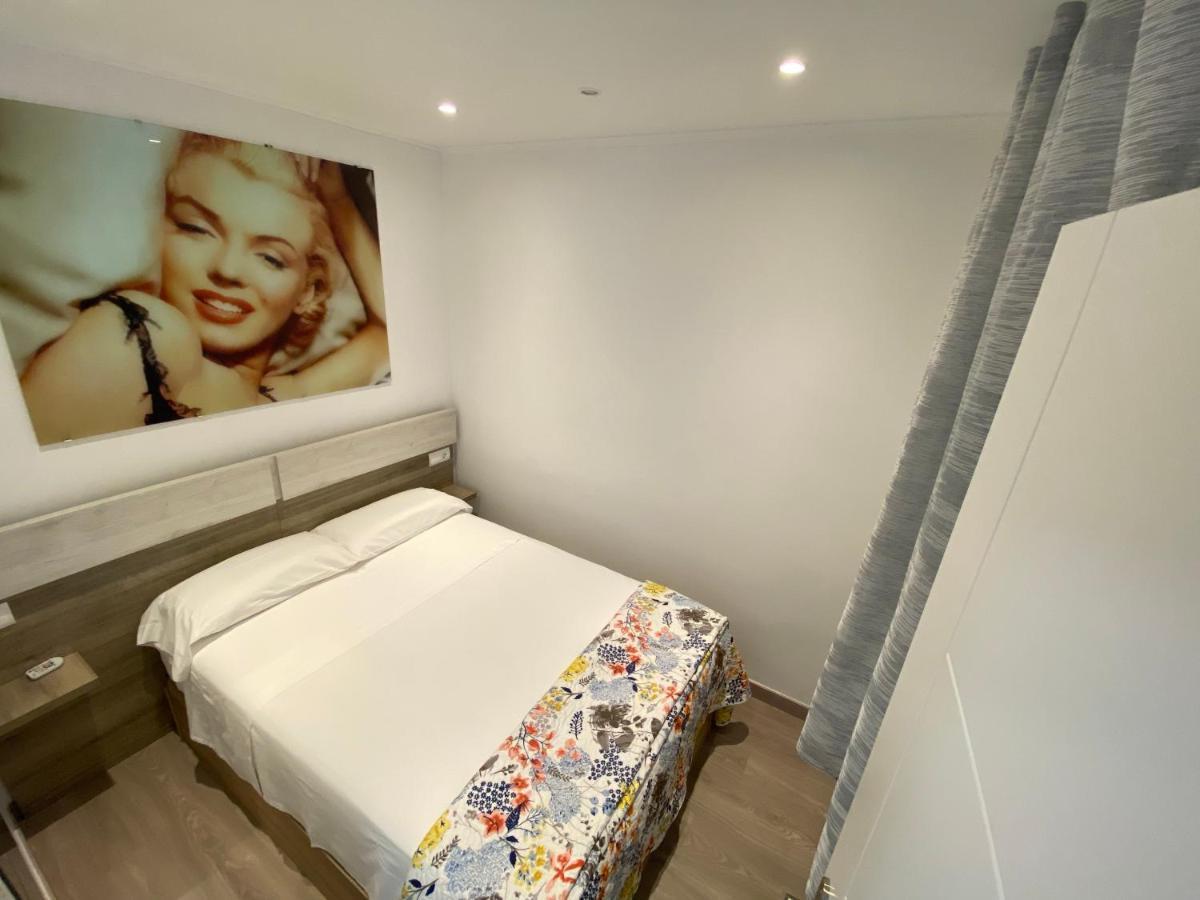 Апартаменти Marilyn Росес Екстер'єр фото